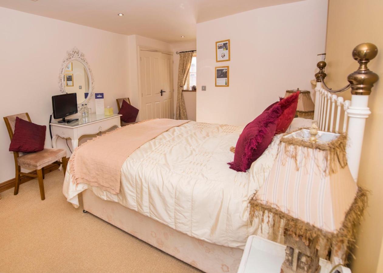 The Blue Bell Inn Weaverthorpe Eksteriør bilde